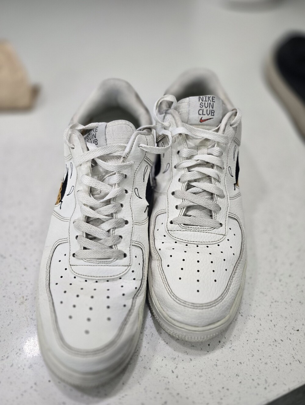 AIR FORCE 1 Nike Sun Club White Leather Men’s Sneakers with Subtle Black Logo